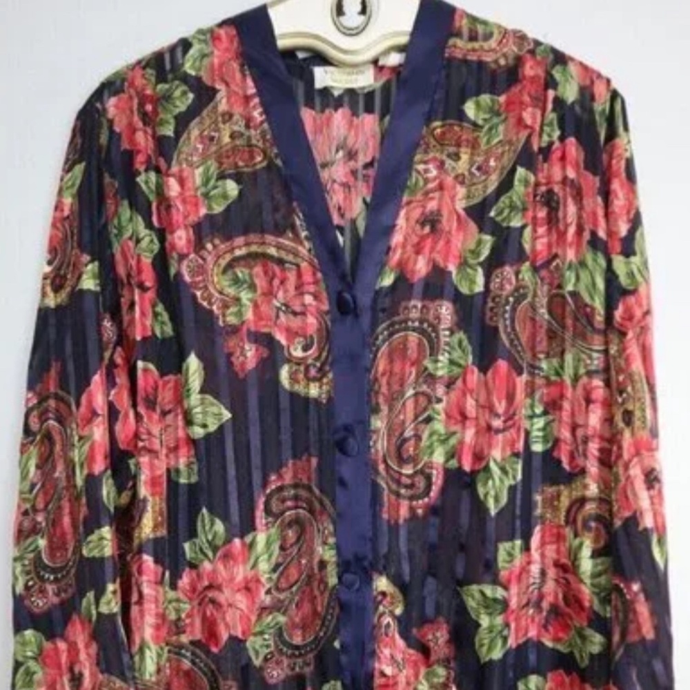 VICTORIA'S SECRET - GOLD LABEL - VINTAGE SHEER PRINT NIGHT SHIRT - SIZE L